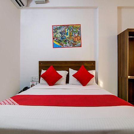 העיר בנגלור Hotel O Varcity Comforts Near Ragigudda Sri Prasanna Anjaneyaswamy Temple מראה חיצוני תמונה