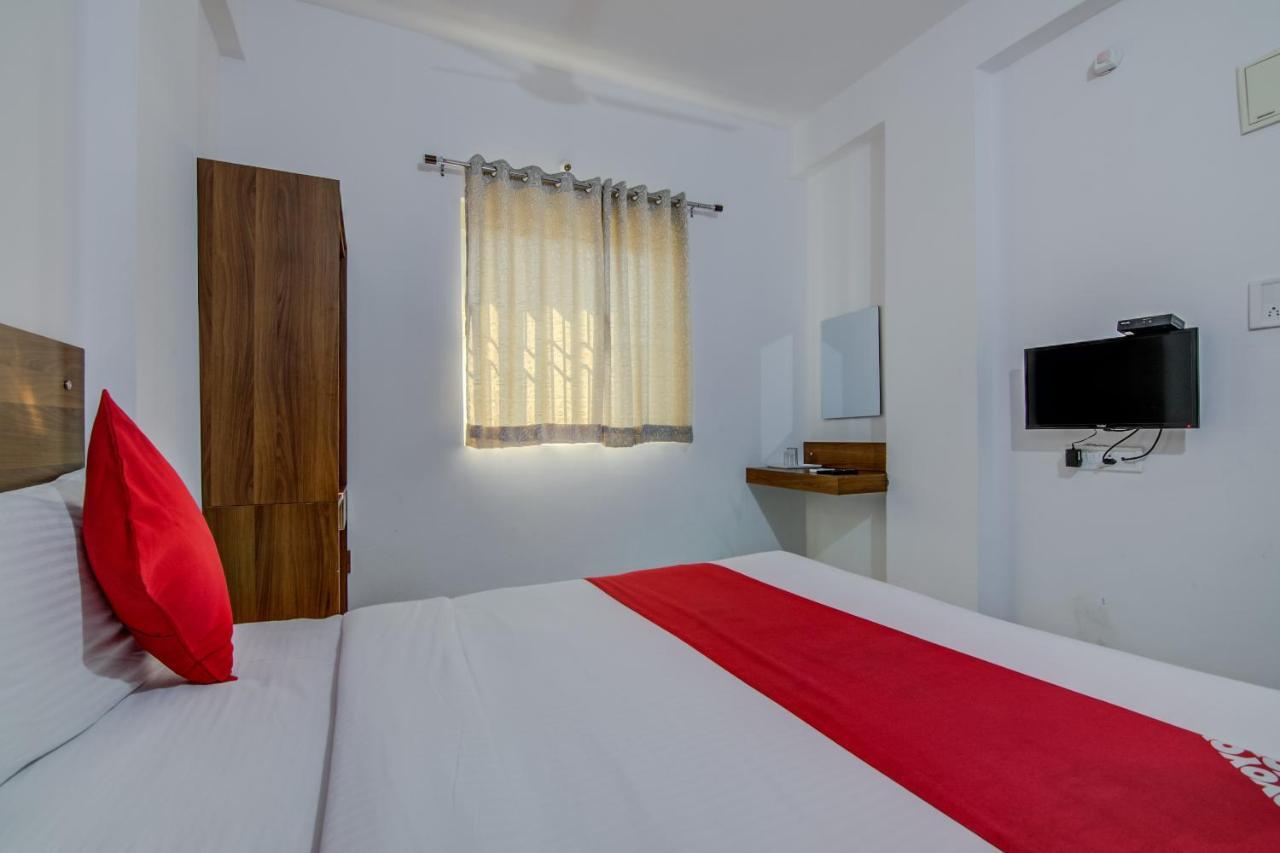 העיר בנגלור Hotel O Varcity Comforts Near Ragigudda Sri Prasanna Anjaneyaswamy Temple מראה חיצוני תמונה