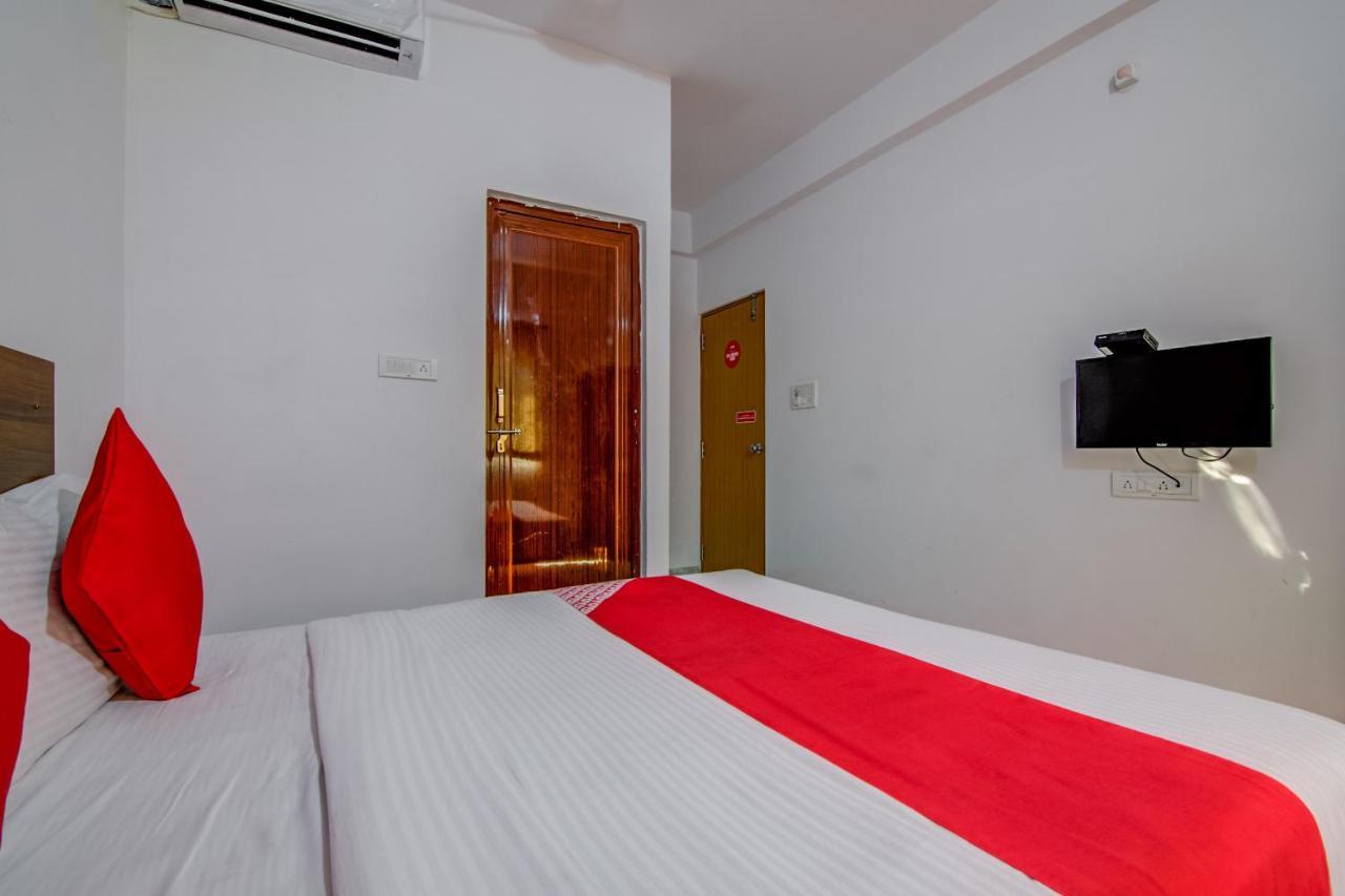 העיר בנגלור Hotel O Varcity Comforts Near Ragigudda Sri Prasanna Anjaneyaswamy Temple מראה חיצוני תמונה