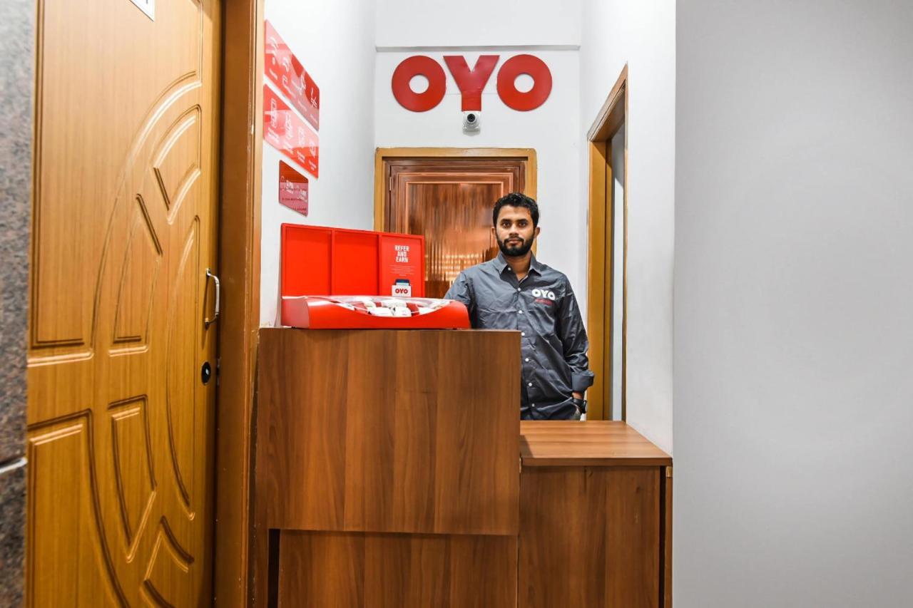 העיר בנגלור Hotel O Varcity Comforts Near Ragigudda Sri Prasanna Anjaneyaswamy Temple מראה חיצוני תמונה