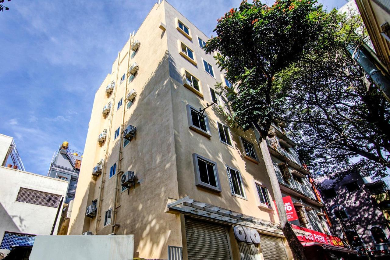 העיר בנגלור Hotel O Varcity Comforts Near Ragigudda Sri Prasanna Anjaneyaswamy Temple מראה חיצוני תמונה