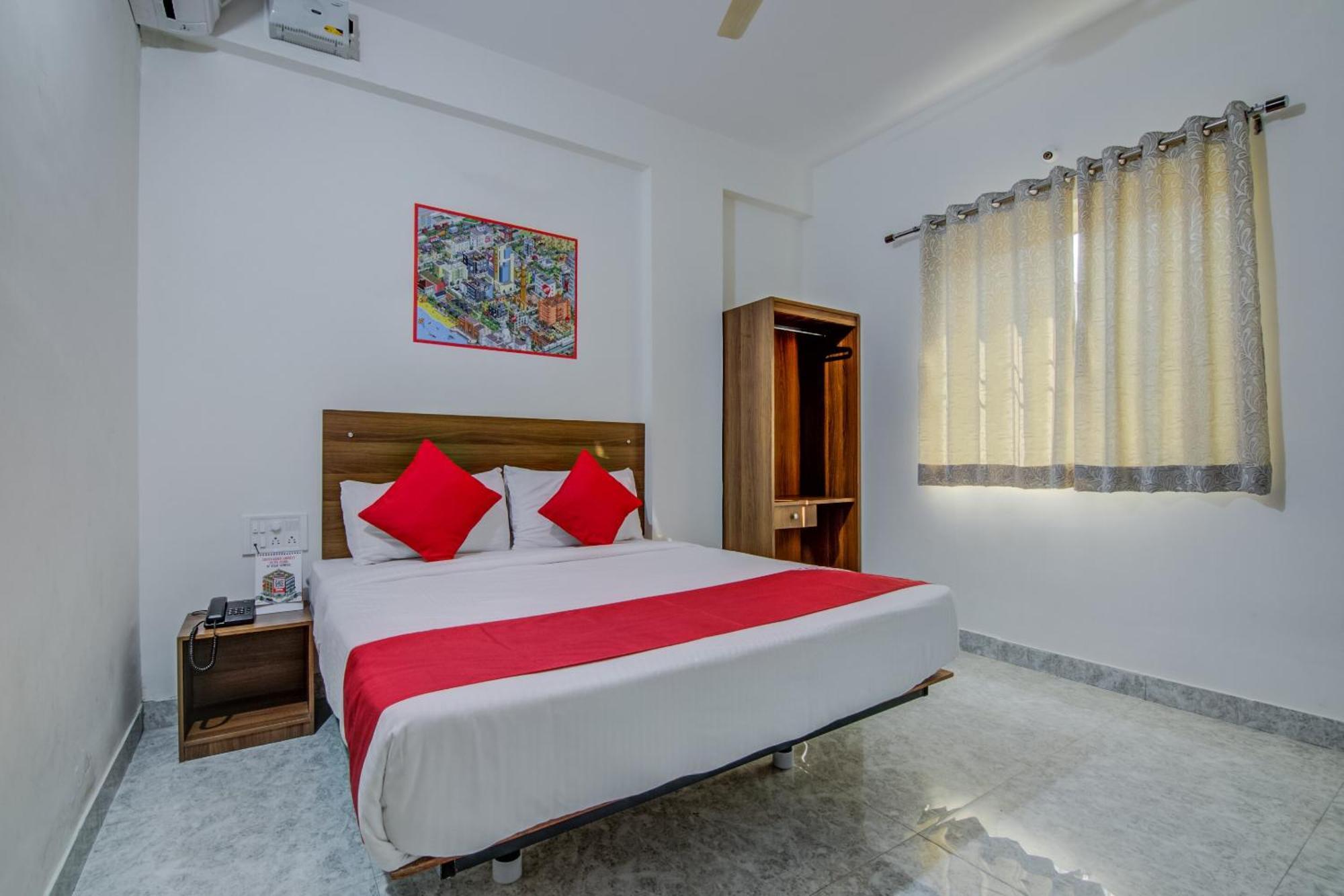העיר בנגלור Hotel O Varcity Comforts Near Ragigudda Sri Prasanna Anjaneyaswamy Temple מראה חיצוני תמונה