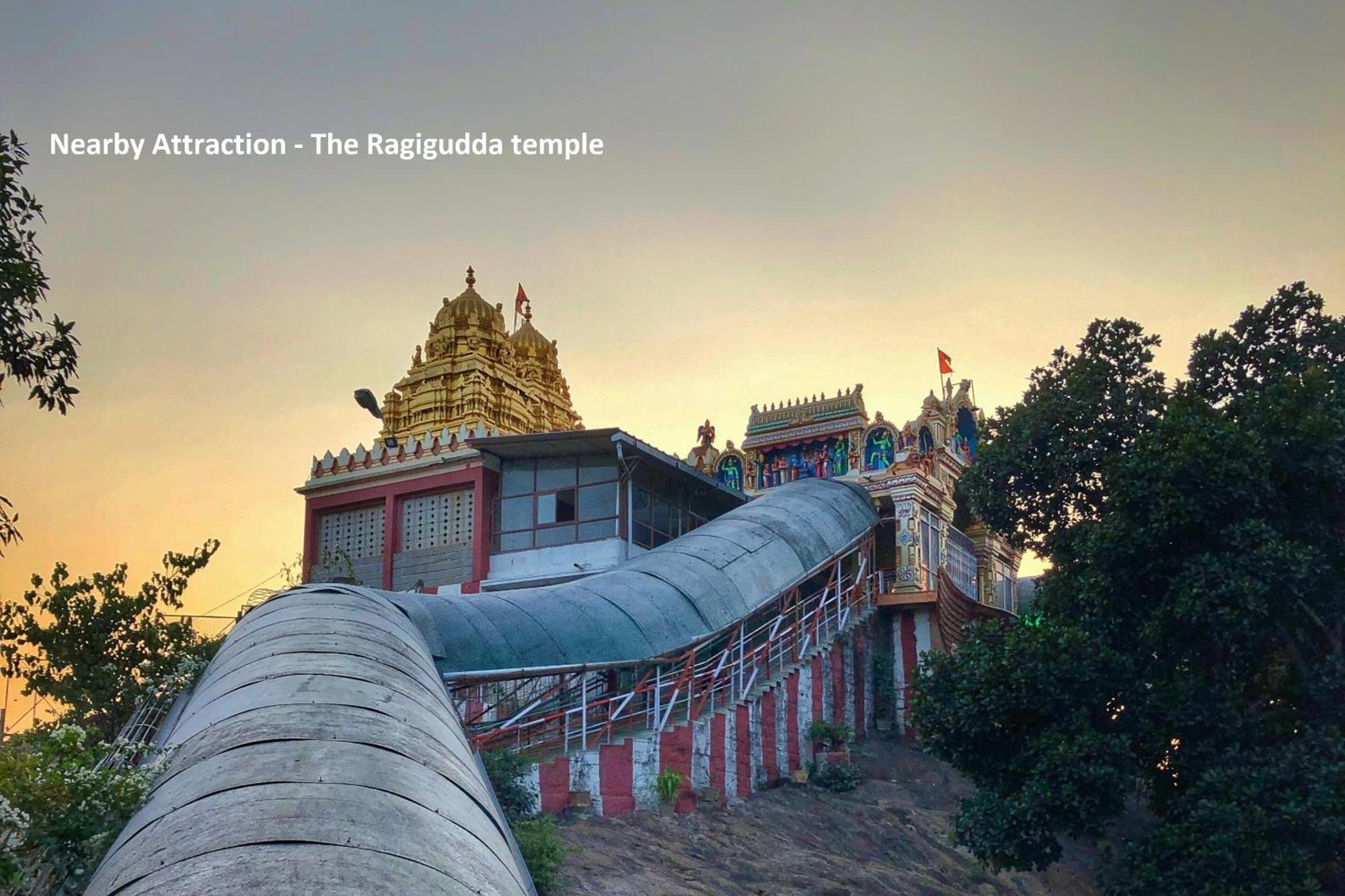 העיר בנגלור Hotel O Varcity Comforts Near Ragigudda Sri Prasanna Anjaneyaswamy Temple מראה חיצוני תמונה